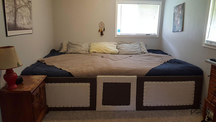 couple giant bed