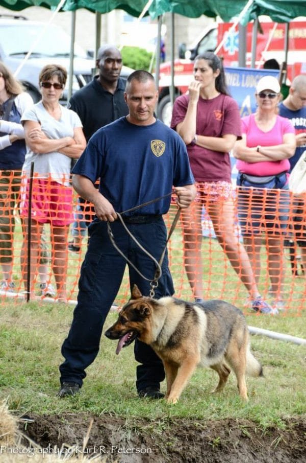 officer says goodbye to k9 partner